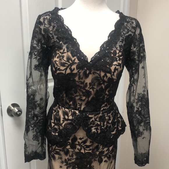 Elegant black short dresses with long sleeves - Picture 3 of 5